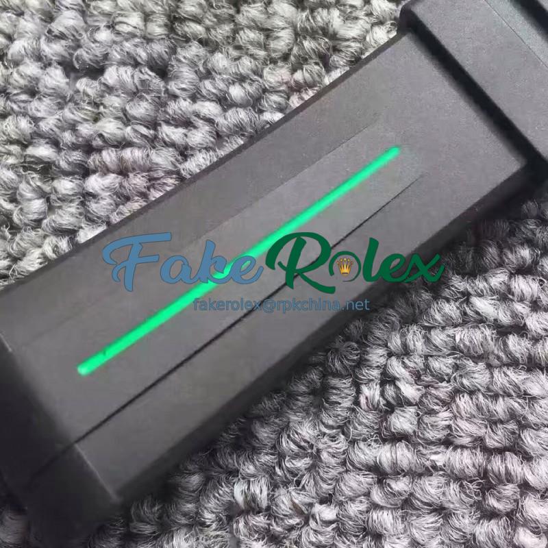 Replica Rolex Black & Green Rubber B Strap for Submariner